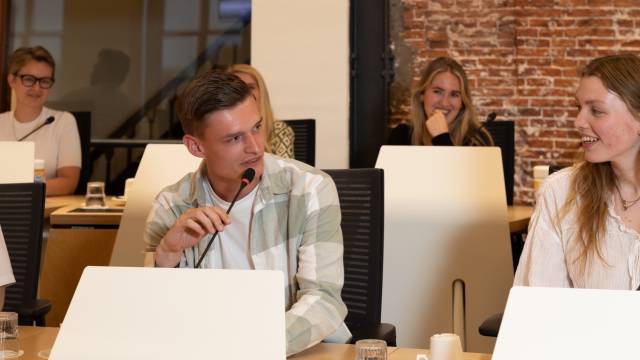 Zit op de stoel van een raadslid